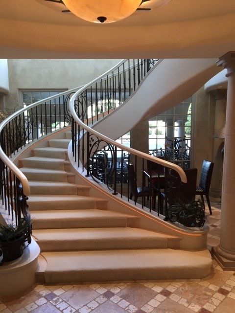 Luxury Penthouse: Luxury Staircase